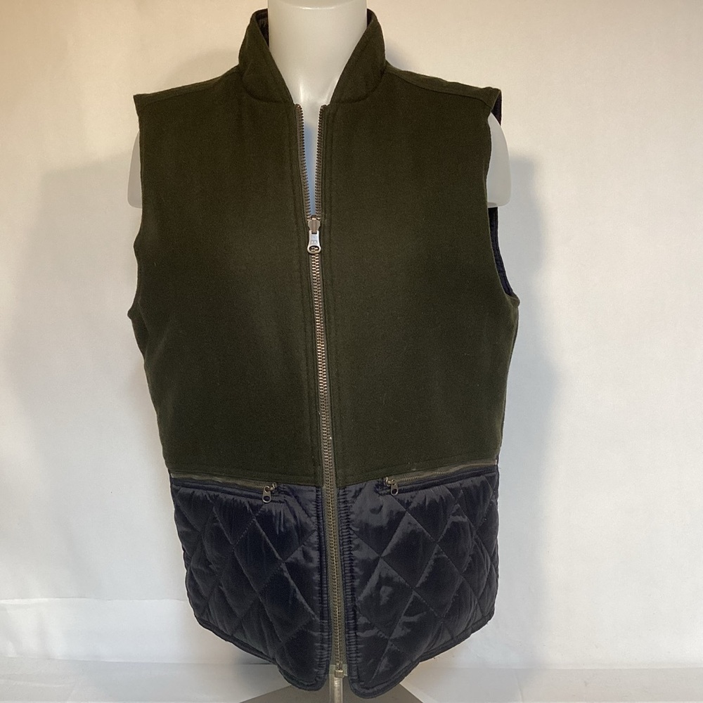 Women’s Woolrich Green And Black reversible wool vest women’s size small